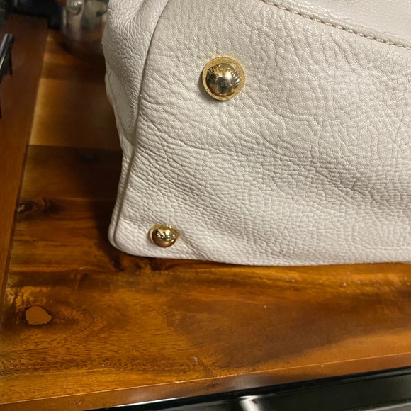 Michael Kors off White Leather Designer Tote/ shoulder /weekender
GUC - Picture 8 of 11